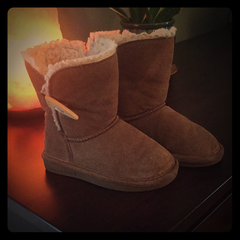 Girls Bearpaw boots